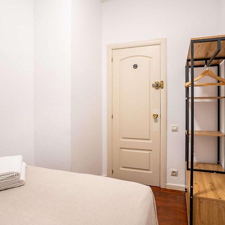 Next To Sagrada Familia 4-Bedroom Apartment Βαρκελώνη Εξωτερικό φωτογραφία