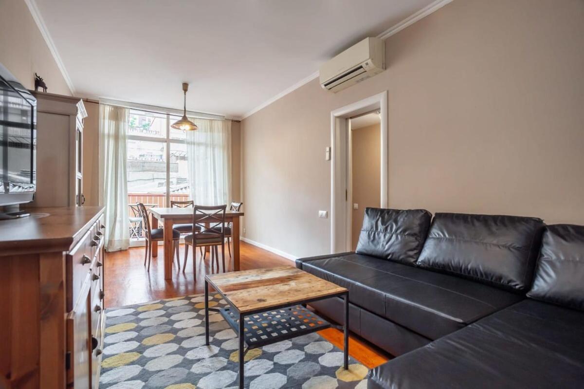 Next To Sagrada Familia 4-Bedroom Apartment Βαρκελώνη Εξωτερικό φωτογραφία