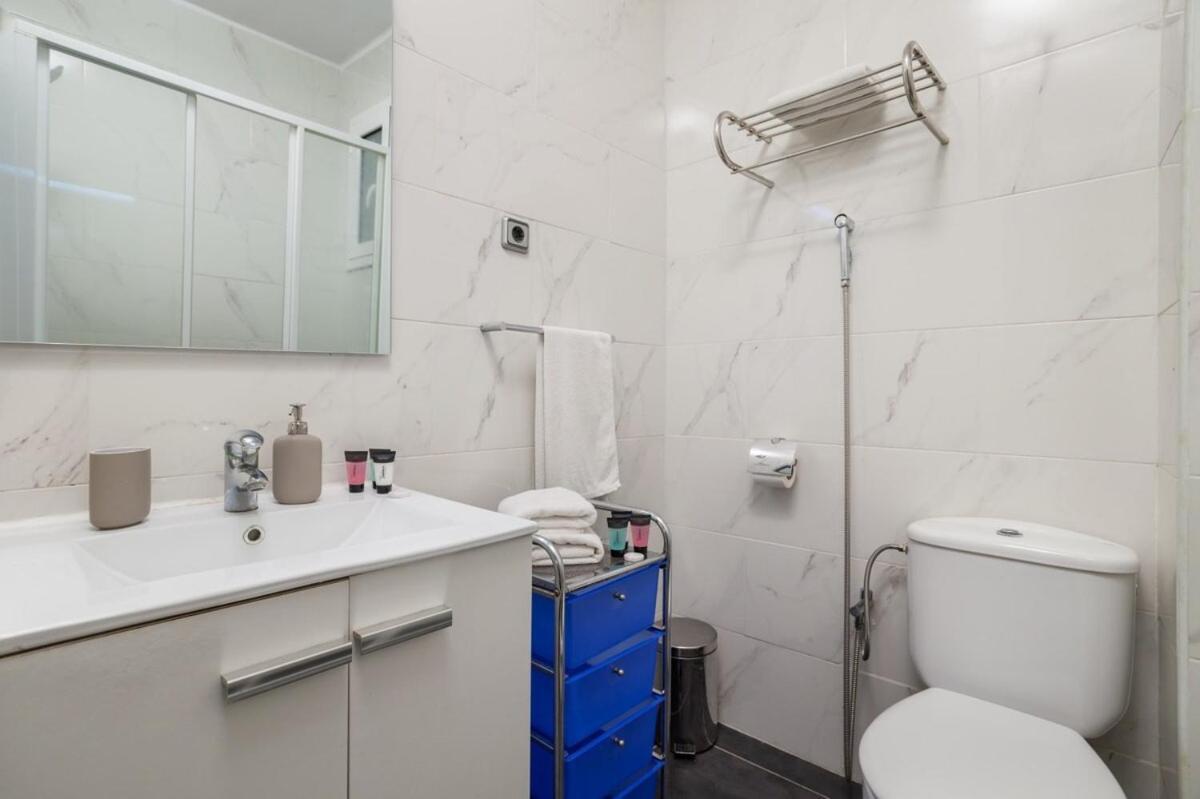 Next To Sagrada Familia 4-Bedroom Apartment Βαρκελώνη Εξωτερικό φωτογραφία
