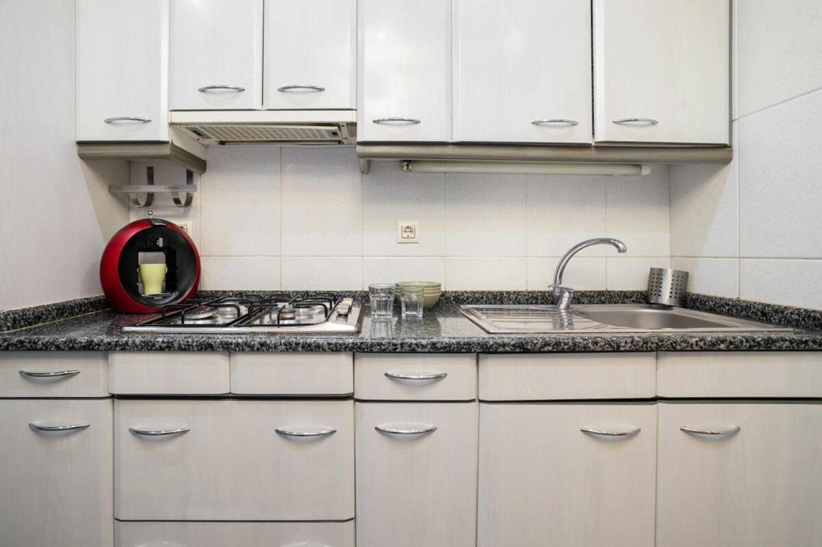 Next To Sagrada Familia 4-Bedroom Apartment Βαρκελώνη Εξωτερικό φωτογραφία