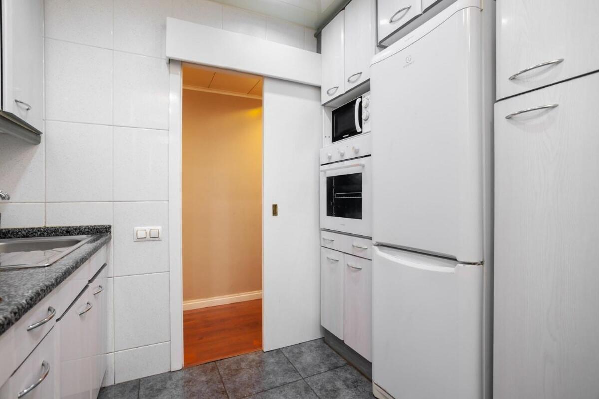 Next To Sagrada Familia 4-Bedroom Apartment Βαρκελώνη Εξωτερικό φωτογραφία