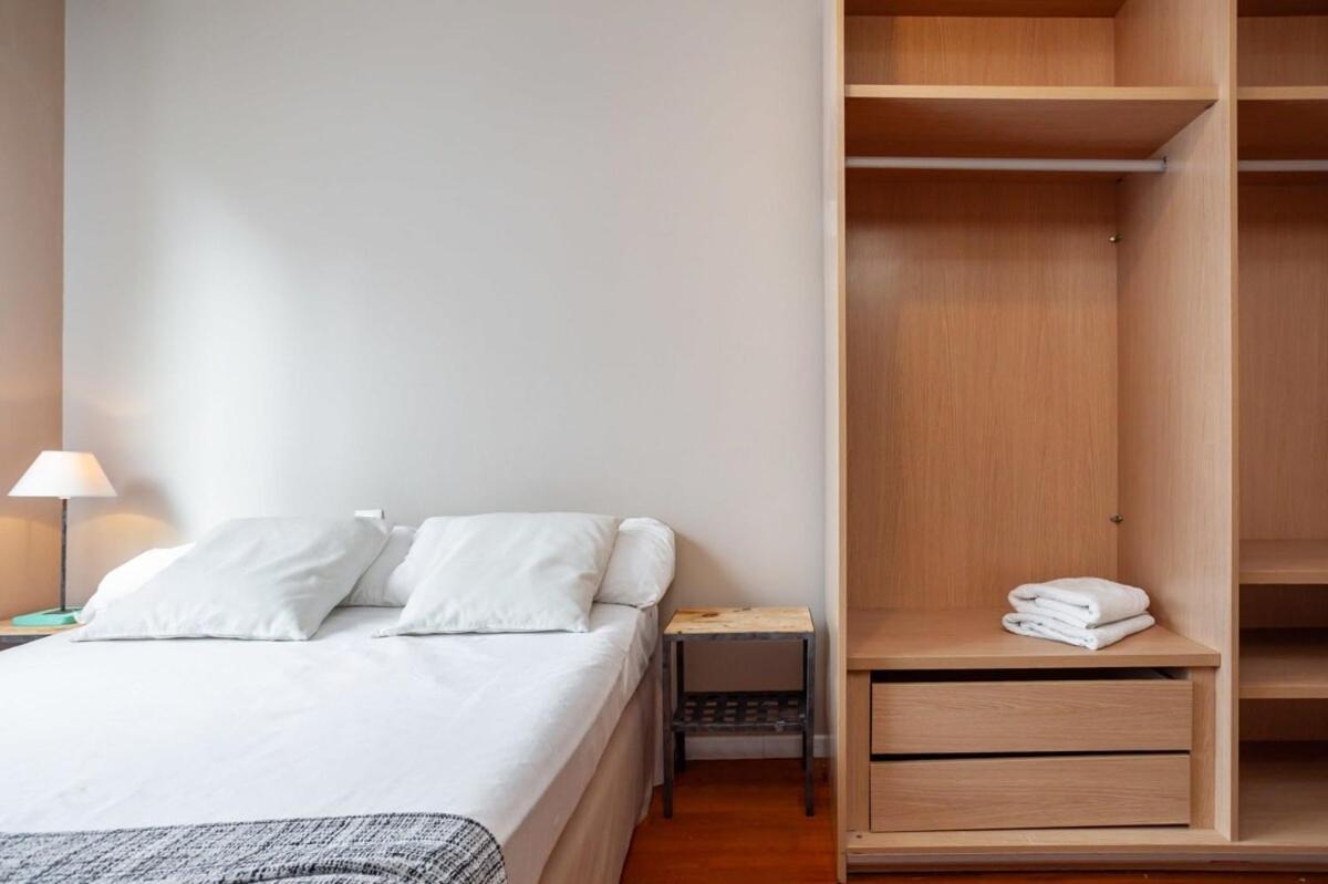 Next To Sagrada Familia 4-Bedroom Apartment Βαρκελώνη Εξωτερικό φωτογραφία