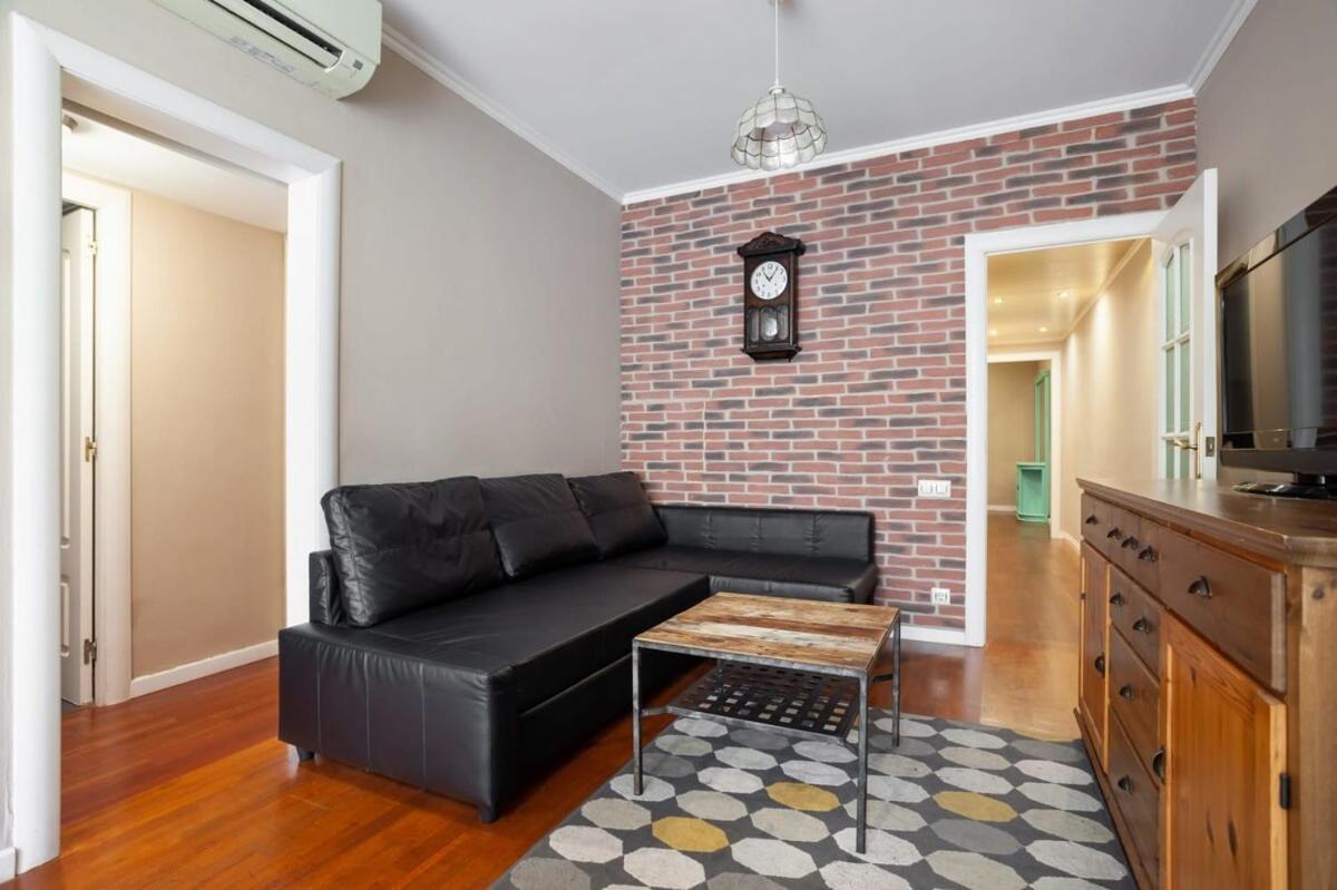 Next To Sagrada Familia 4-Bedroom Apartment Βαρκελώνη Εξωτερικό φωτογραφία