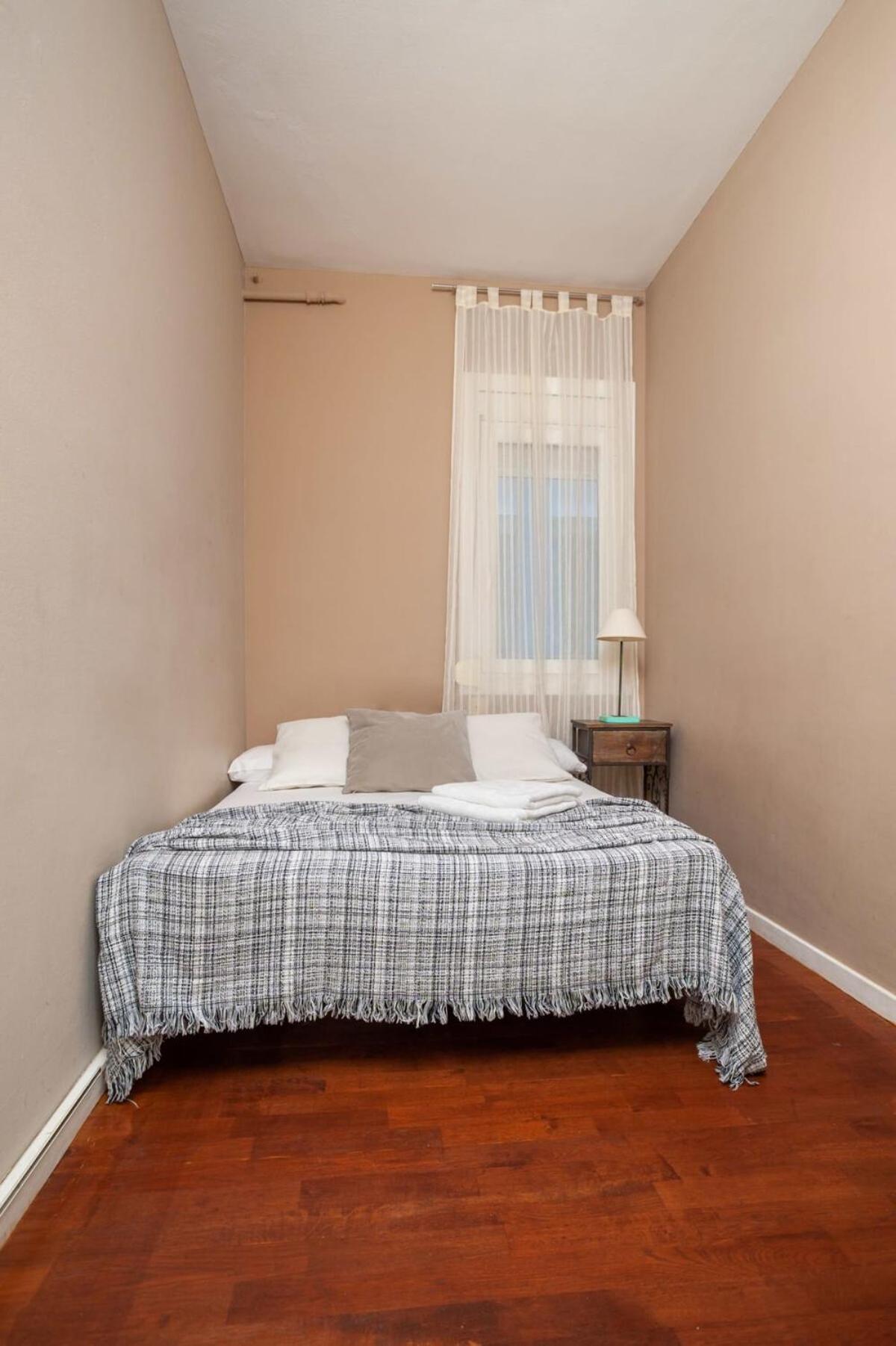 Next To Sagrada Familia 4-Bedroom Apartment Βαρκελώνη Εξωτερικό φωτογραφία