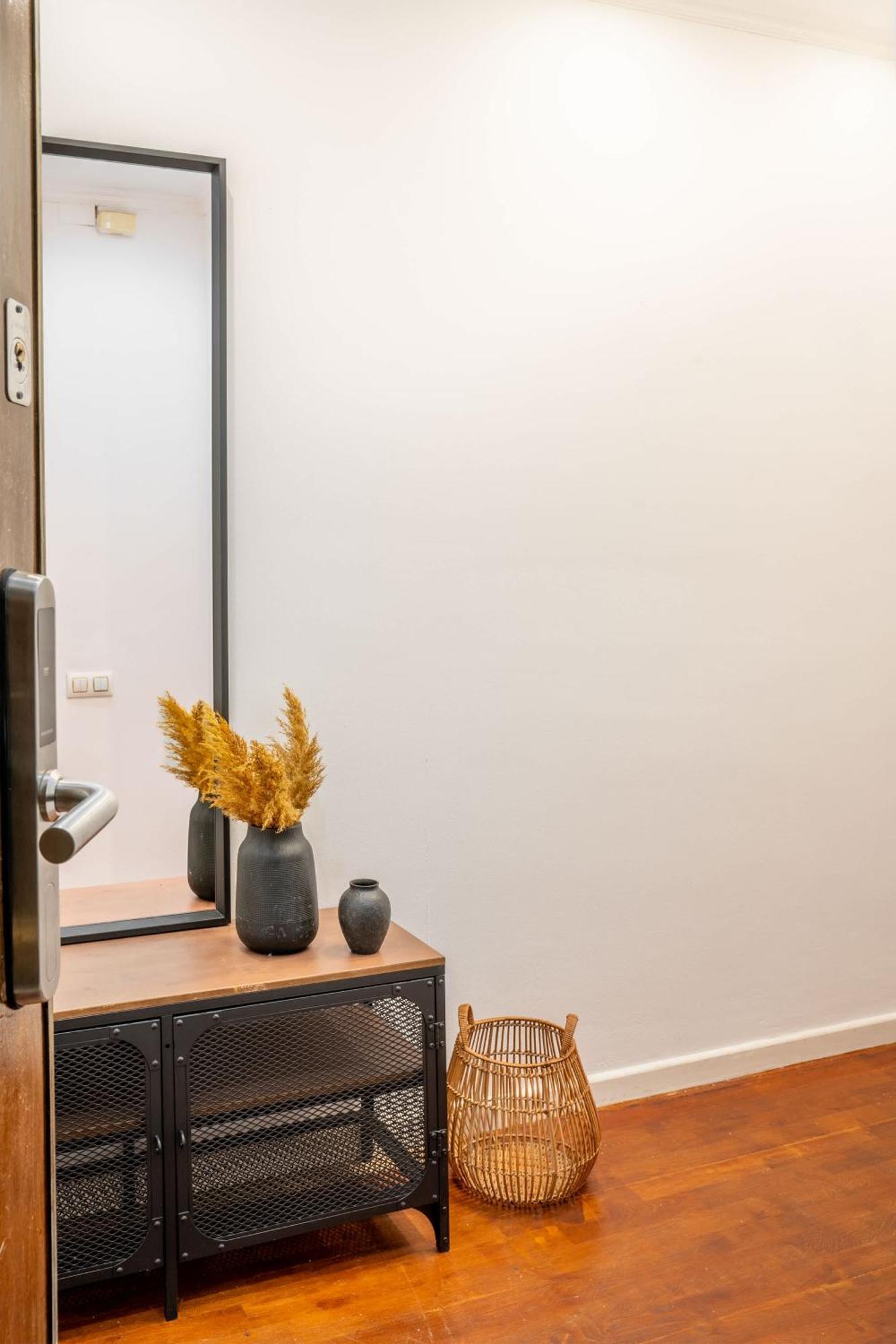 Next To Sagrada Familia 4-Bedroom Apartment Βαρκελώνη Εξωτερικό φωτογραφία